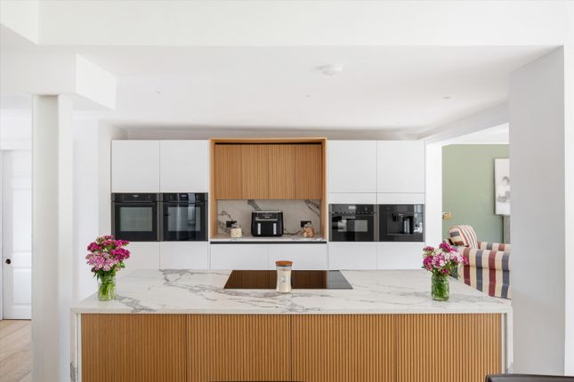 14, Neville Drive, London photo 4
