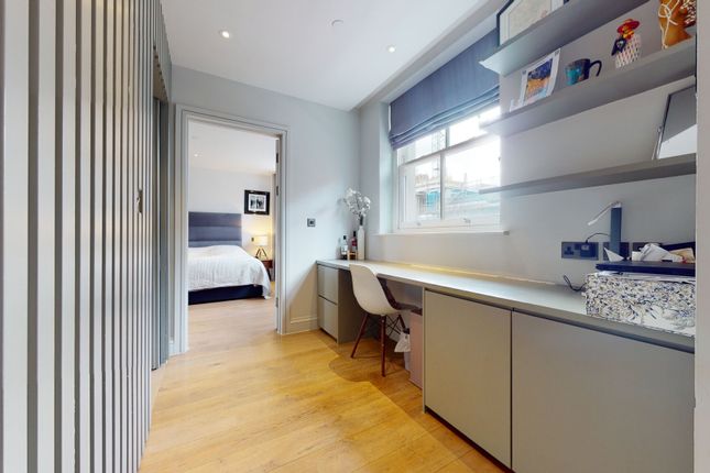Flat for sale in The Lincoln, Gray's Inn Road
