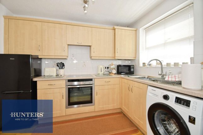 29, Blackthorn Close, Chesterfield photo 2
