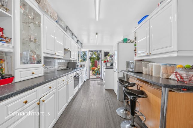 44, Estcourt Road, London photo 3