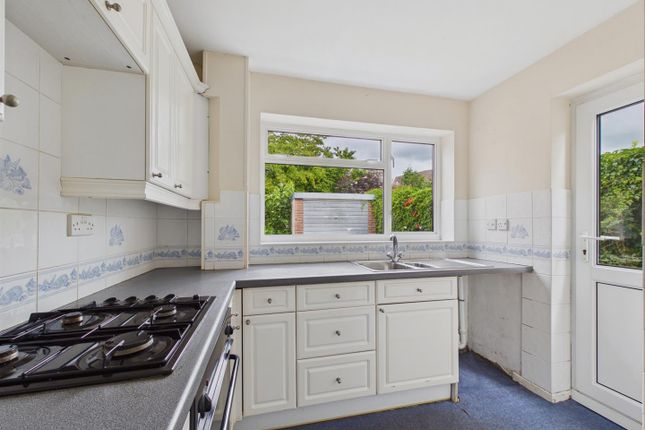52, Gardens Walk, Upton-Upon-Severn photo 3