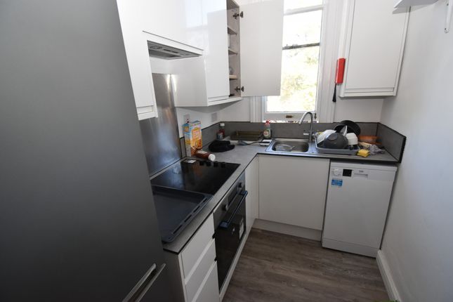 Thumbnail Flat to rent in Leam Terrace, Leamington Spa, Warwickshire