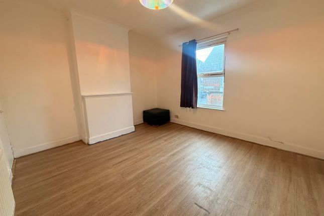 57, Ashton Road, Luton photo 4