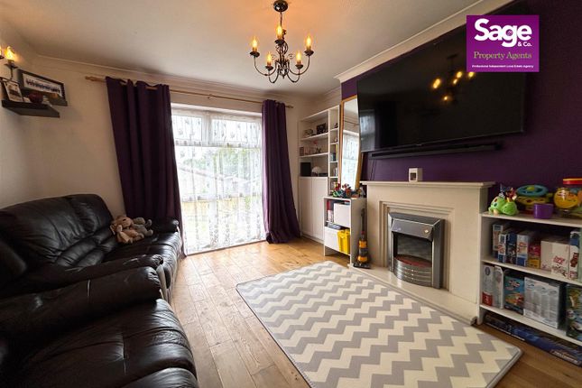 31, The Beeches, Cwmbran photo 3