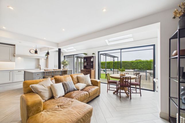 9 Darley House Estate, Matlock photo 2
