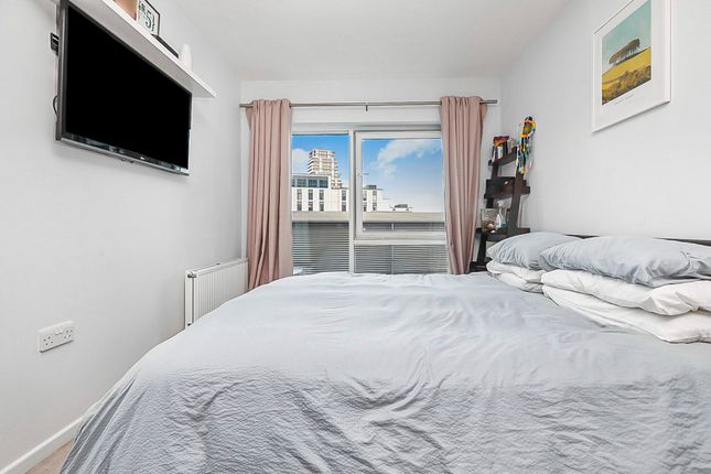 Flat 7, Flotilla House, London photo 4