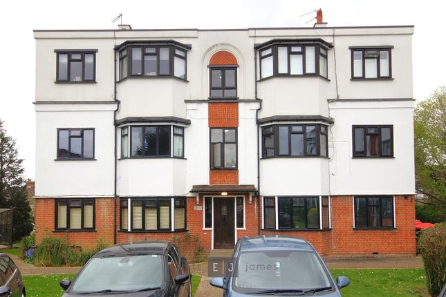 Thumbnail Flat to rent in York Crescent, Loughton