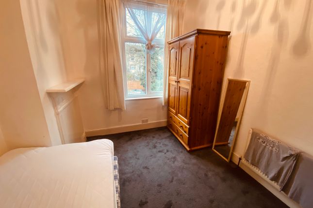 Thumbnail Room to rent in Maidstone Road, London