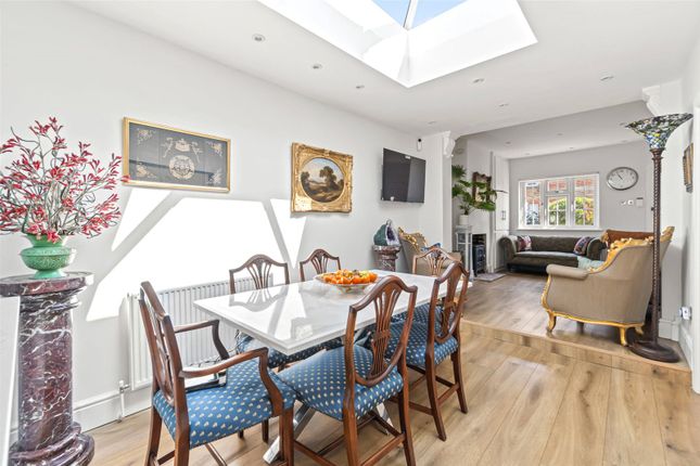 48, Fourth Cross Road, Twickenham photo 4