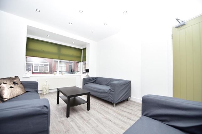 Hessle Terrace, Leeds photo 2