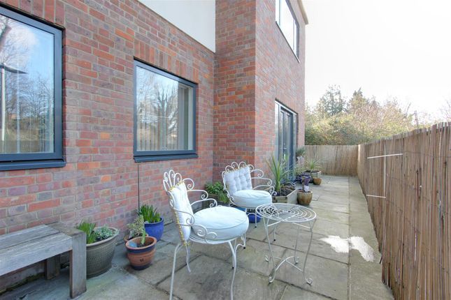 Flat for sale in Brook Street, Tring