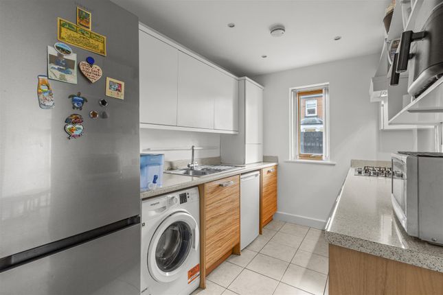 10 Lindsay Court,, Lindsay Avenue, High Wycombe photo 5