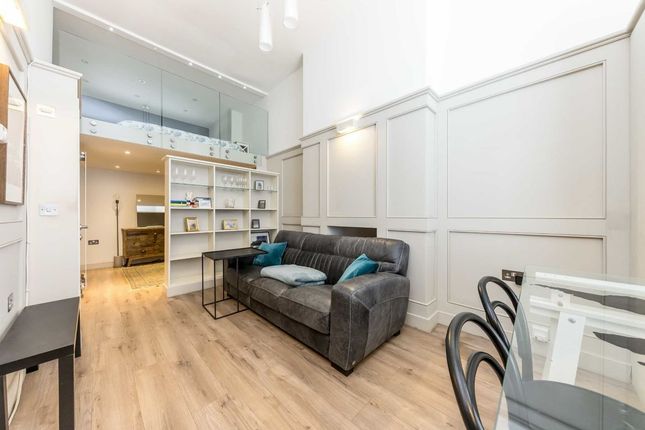 Thumbnail Flat for sale in London Stile, London