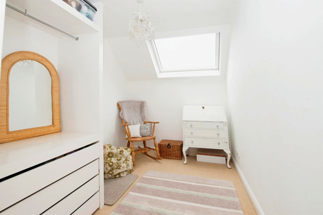 Flat for sale in Heather Drive, Andover
