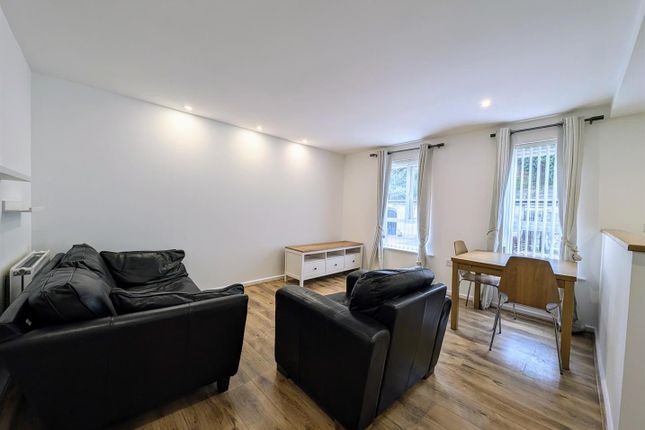 Living Room.Jpg