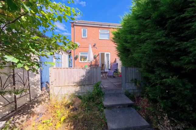 14, Larchdale Close, Alfreton photo 2