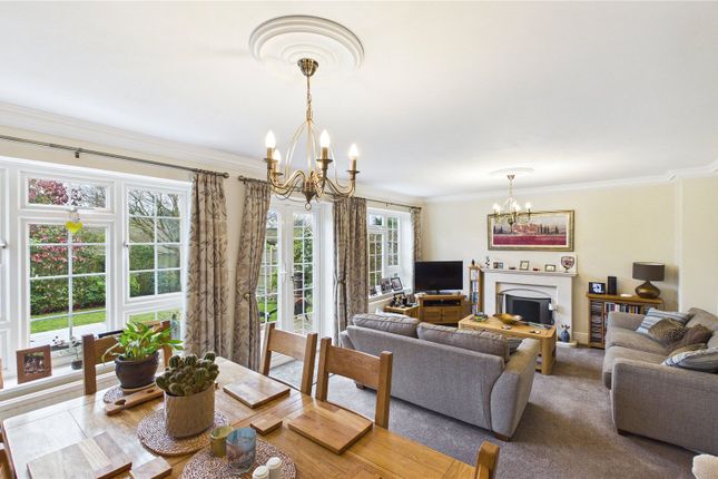 30, Cooper Road, Surrey photo 3