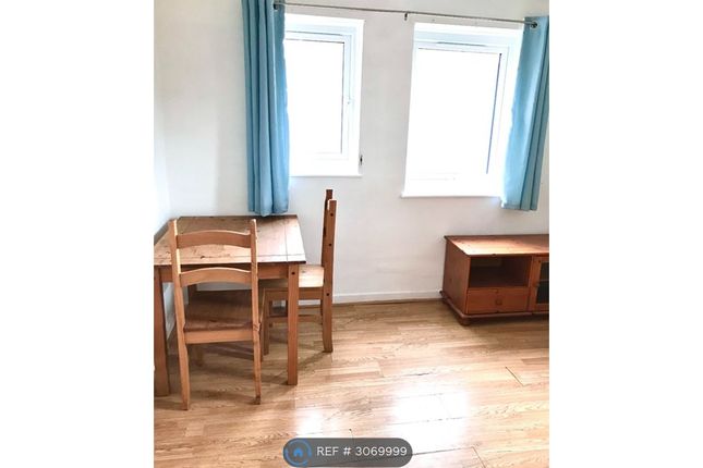 Flat, Swansea photo 2