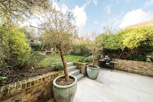 48, Stockwell Park Crescent, London photo 4
