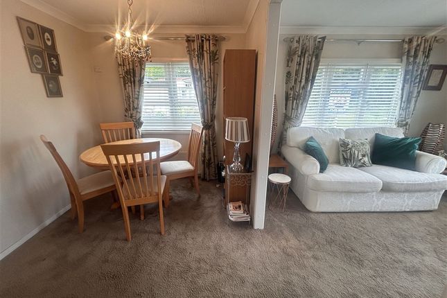 Lower Road East Farleigh, Maidstone photo 5