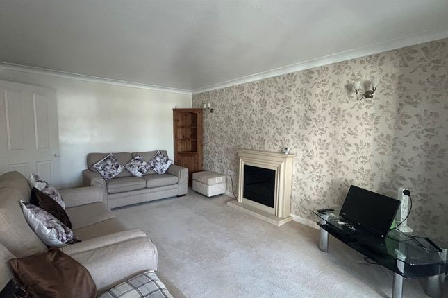 47, Heathfield Road, Ferndown photo 3