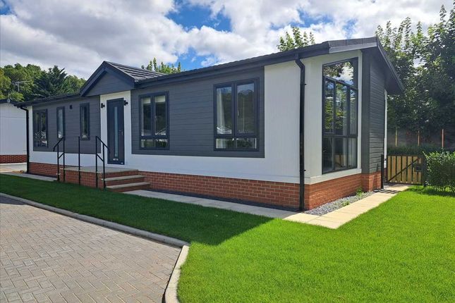 Mobile/park home for sale in Orchard Bungalows, Burnham Beeches, Farnham Common