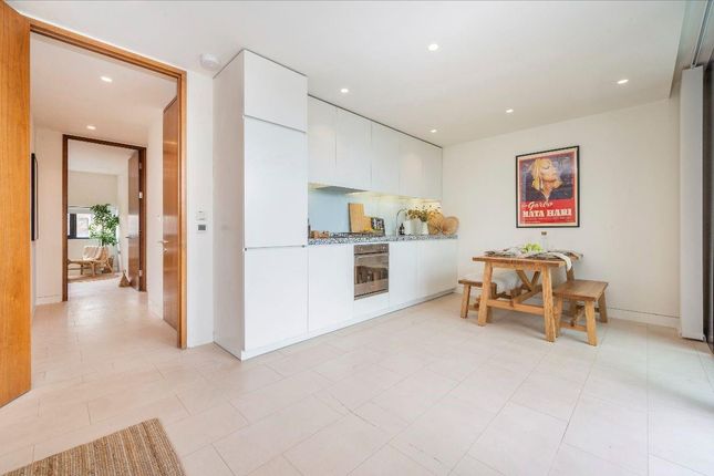 Flat to rent in Latitude House, Primrose Hill, London