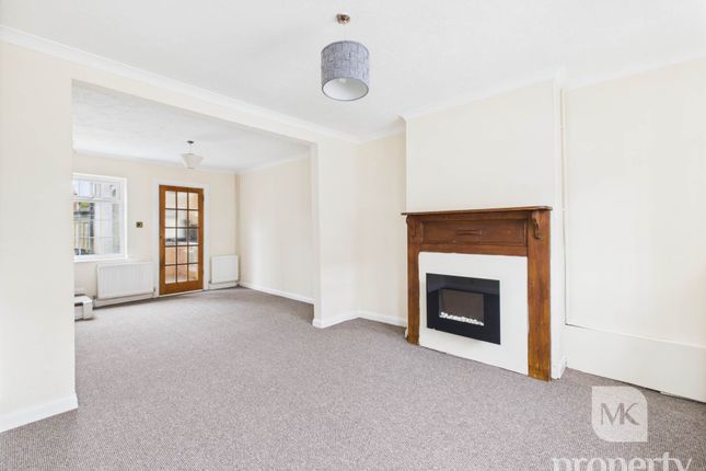 Thumbnail Terraced house to rent in Victoria Road, Fenny Stratford