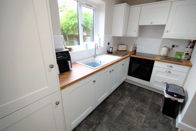 8, Long Lane, Stoke-on-Trent photo 3