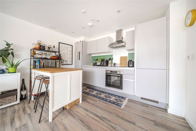 Flat 6, Bojang House, 7, Doyle Road, London photo 2
