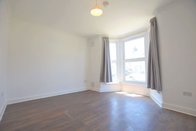 76 Cambridge Road, Ilford photo 5
