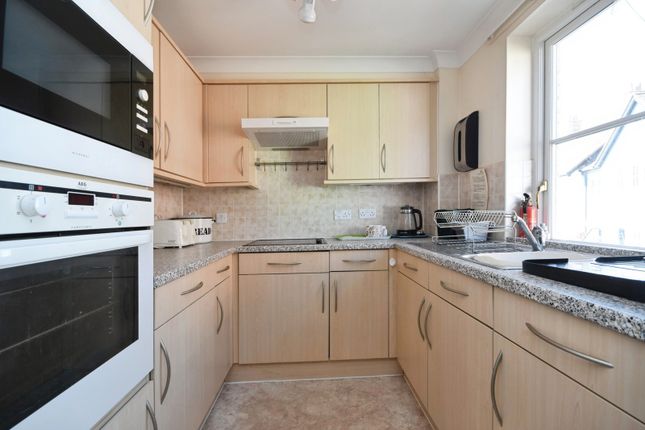 Flat 26, Ormond House,, Roche Close, Essex photo 3