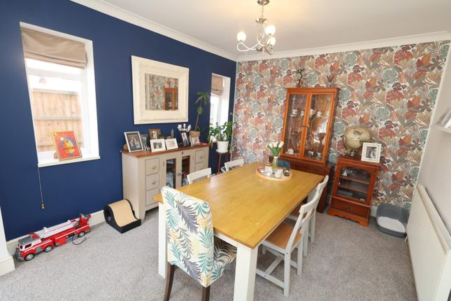 28, Brentwood Road, Swinton photo 3