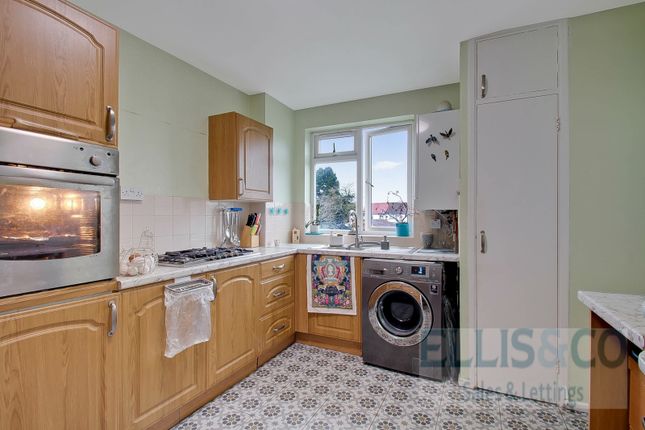 Flat for sale in Larch Crescent, Hayes