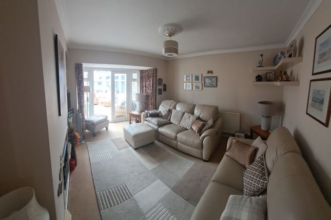 23, Danygraig Drive, Pontyclun photo 2