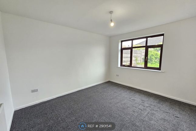 Camberwell Crescent, Wigan photo 4