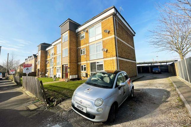 1-bed flat on Flat16 Amanda Court, Edward Way, Ashford, £240,000
