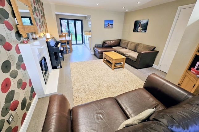 18 Lime Close, Hollywood, Birmingham photo 3