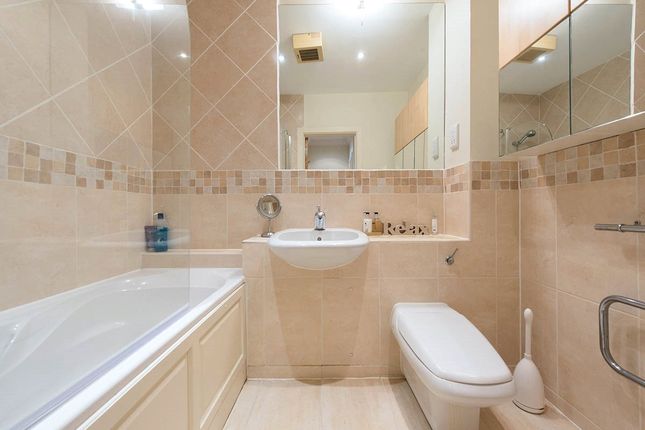 Flat for sale in Holmesdale Road, Teddington