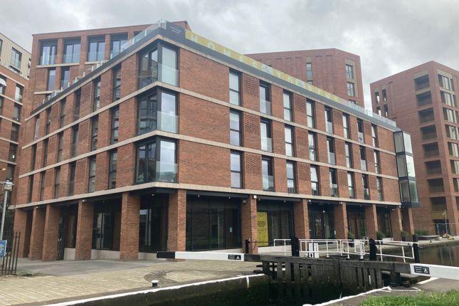 Leisure/hospitality to let in Mustard Wharf, Wharf Approach, Leeds