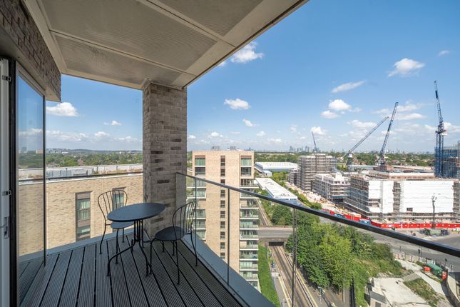 Flat 1504, Hopgood Tower, 15, Pegler Square, London photo 3