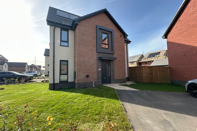 2-bed house on 12, Hollowsbrook Road, DONCASTER, £950/mo