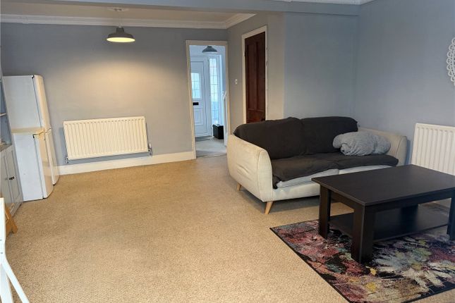 5, Oaklands, Northampton photo 4
