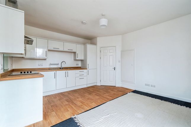 Flat 4, Roundstone Court, Roundstone Street, Trowbridge photo 4