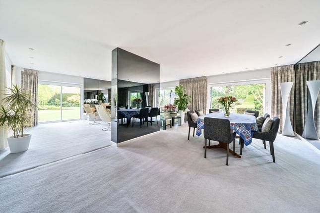 Zahra,, Lakeside Drive, Buckinghamshire photo 3