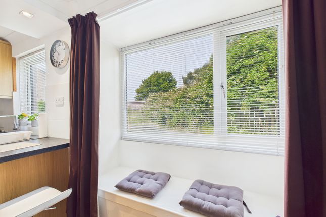 19 Greylees Avenue, Hull, East Yorkshire photo 2