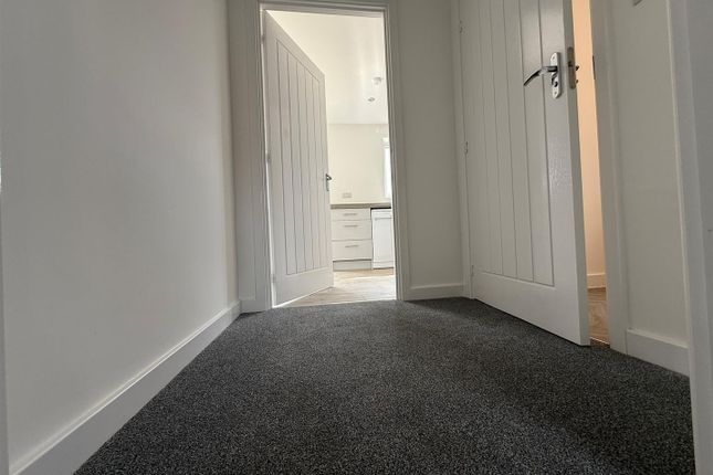 33, Flying Bedstead Way, Hucknall photo 3
