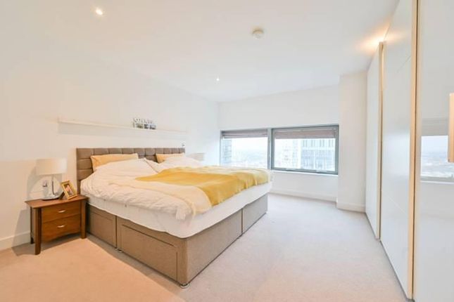 Flat for sale in The Landmark East Tower, 24 Marsh Wall, Canary Wharf, London