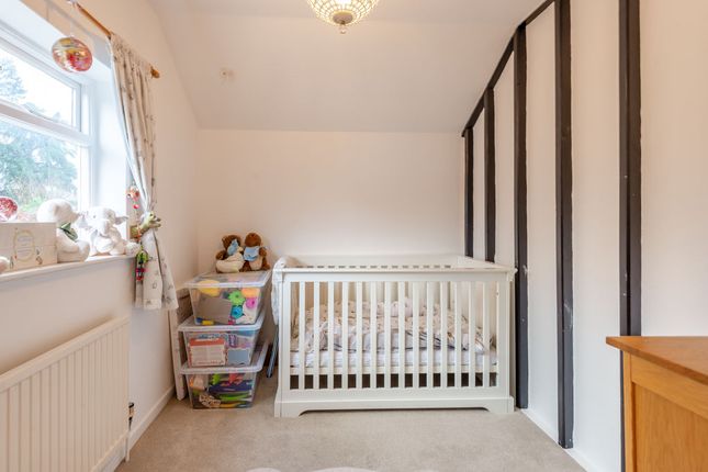 16, Queen Street, Gomshall photo 4