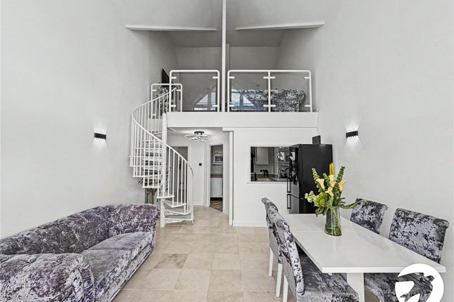27, Bridge House, Rochester photo 4